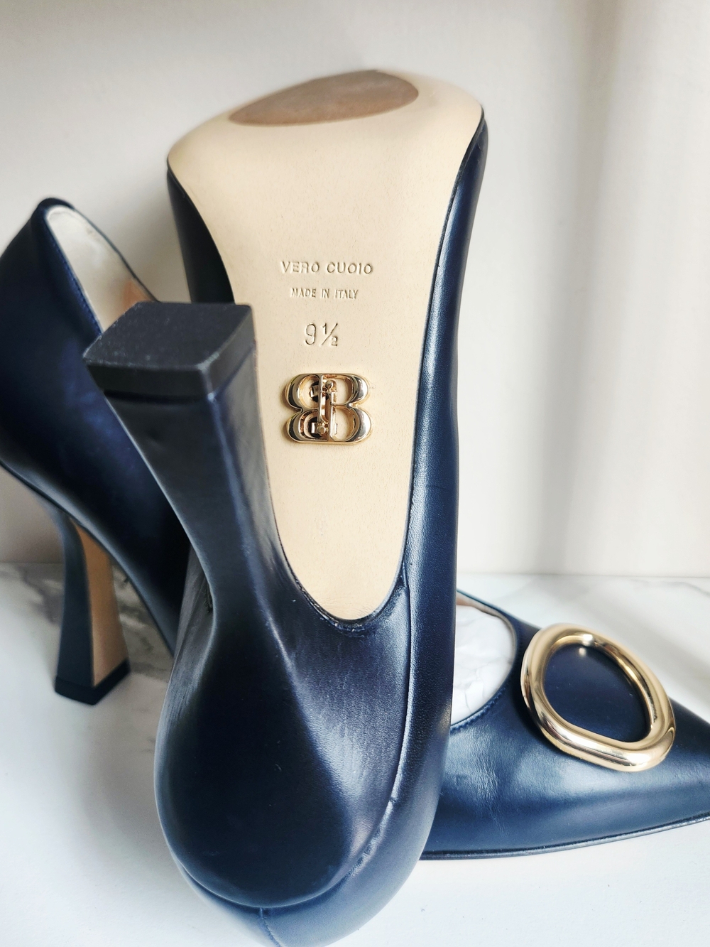 Beautiisouls Black Pointed Toe Pumps with Gold Accent